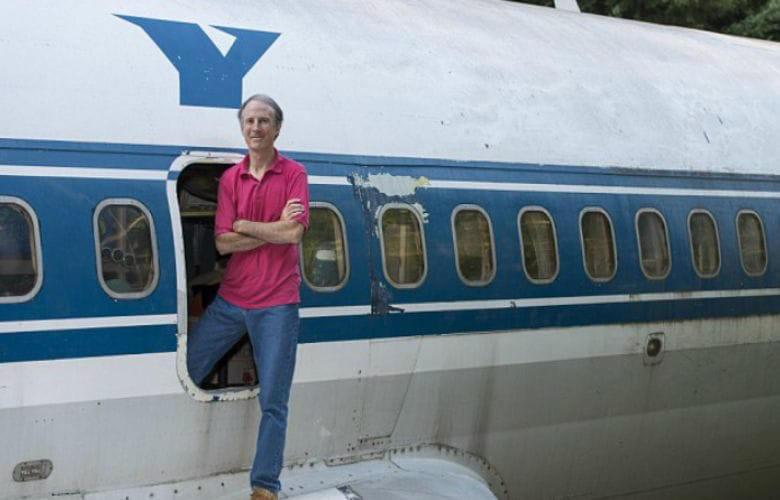 Cet homme a transformé un avion en sa maison et l’intérieur est assez spécial.